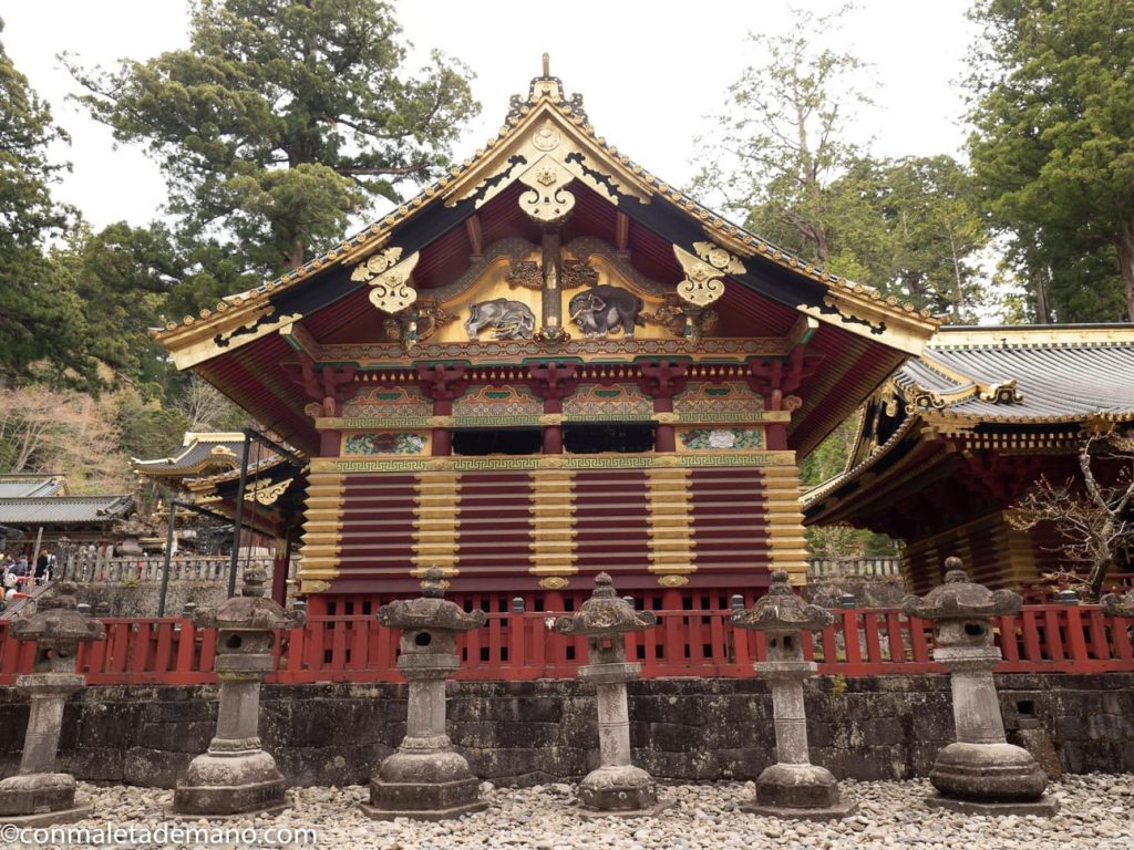 Edificio en el que está la talla de los elefantes sozonozo