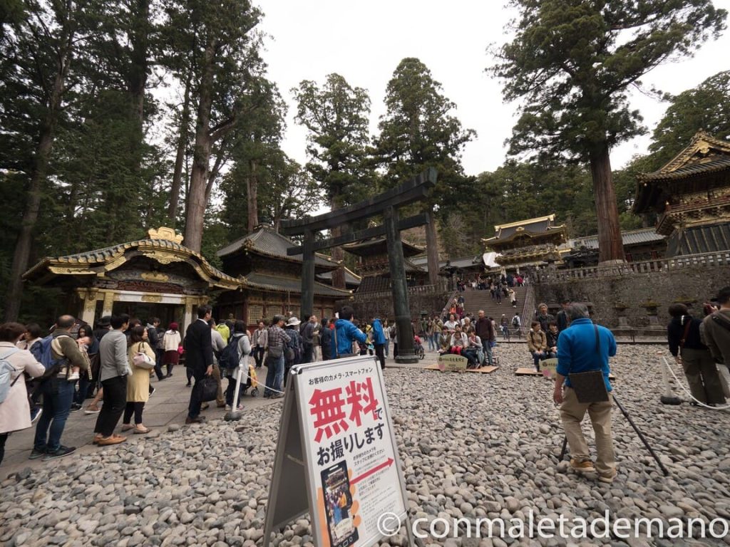 Cola para sacar las entradas del Santuario Toshogu, en Nikko