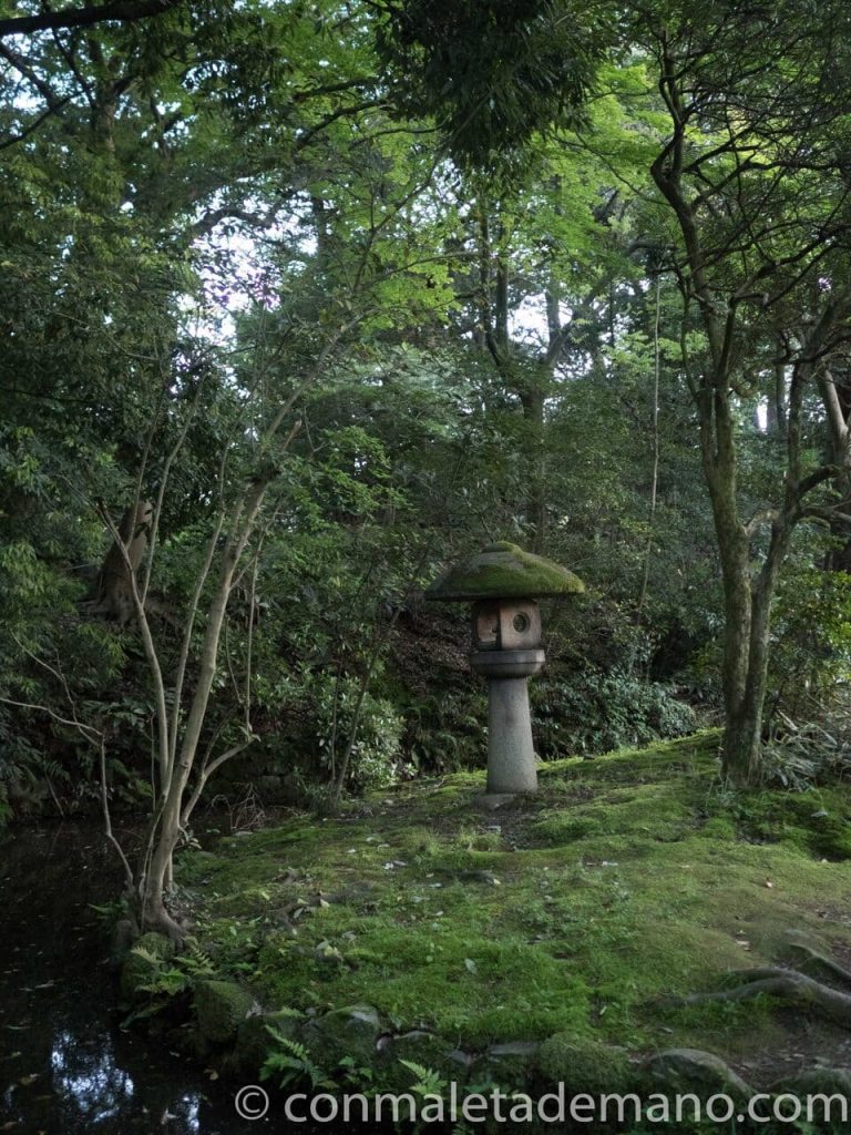 Jardín del Santuario Oyama, en Kanazawa, Japón