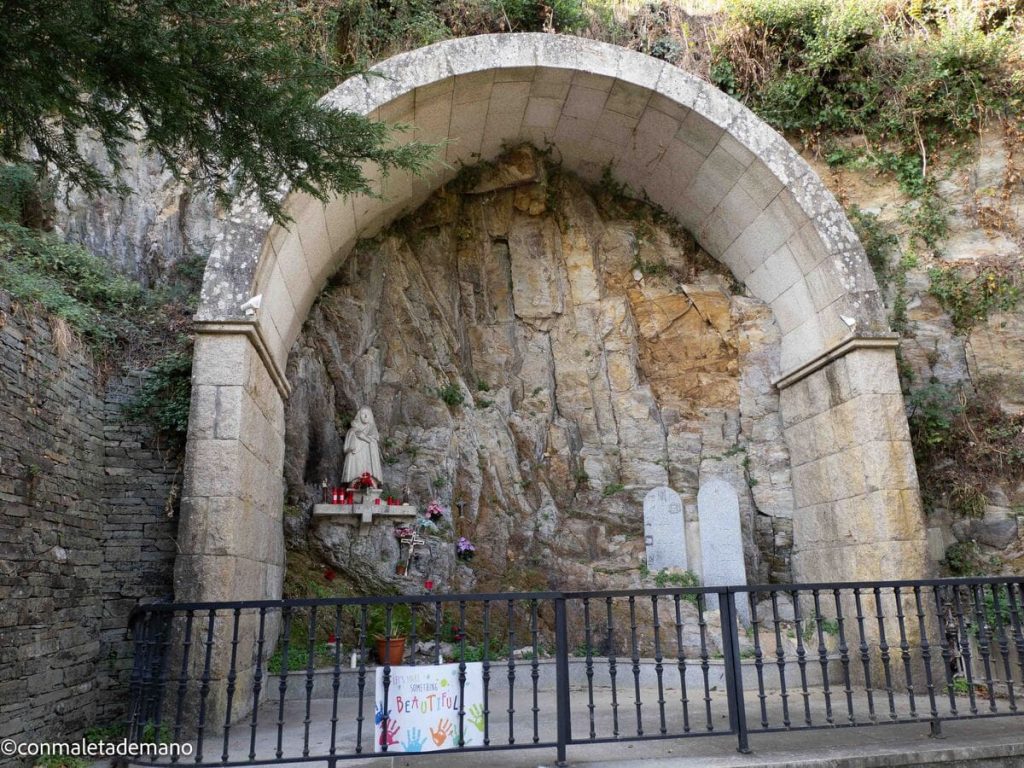 Altar de Nuestra Señora de Montserrat, Monforte de Lemos