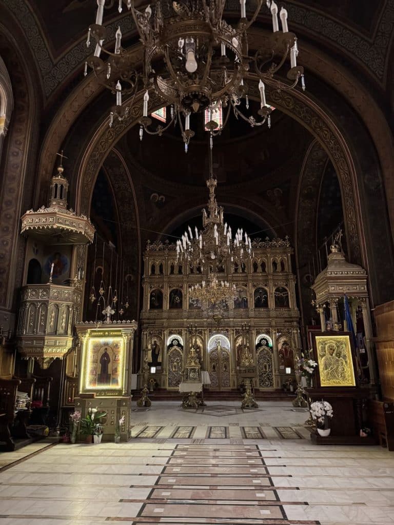 Interior de la Iglesia de la Dormición de la Madre de Dios, Brasov