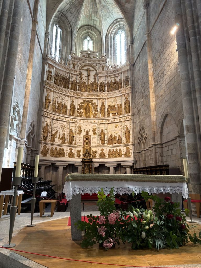 Interior de la Catedral de Guarda, en Portugal