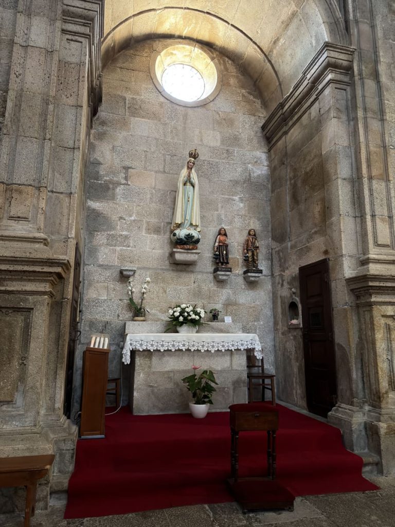 Interior de la Catedral de Guarda, en Portugal